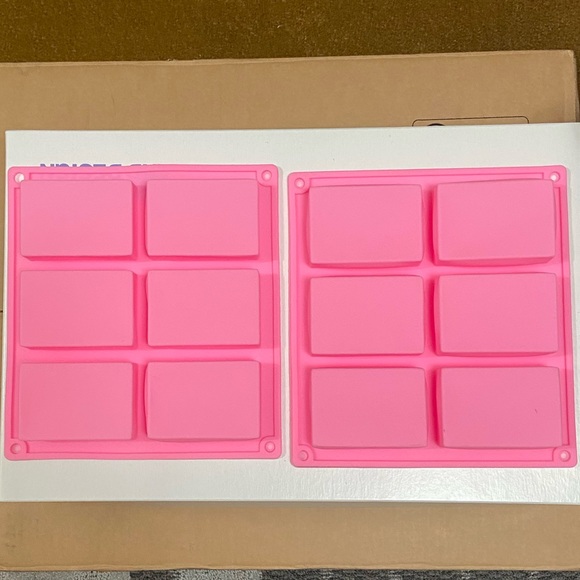 4/$15 Silicone Soap Molds Lot of 2 - Picture 2 of 4